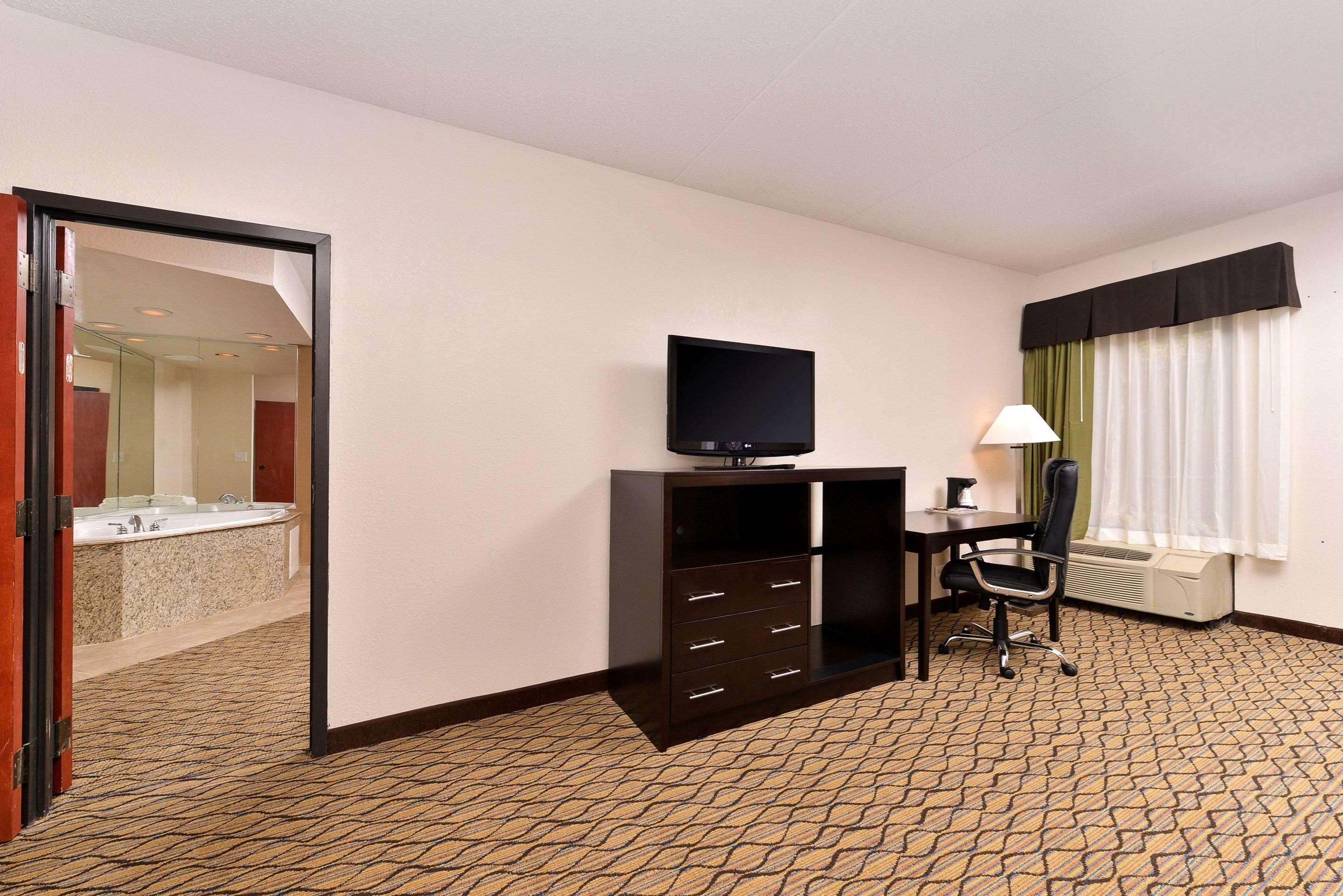 Quality Inn & Suites Matteson Near I-57 Zewnętrze zdjęcie