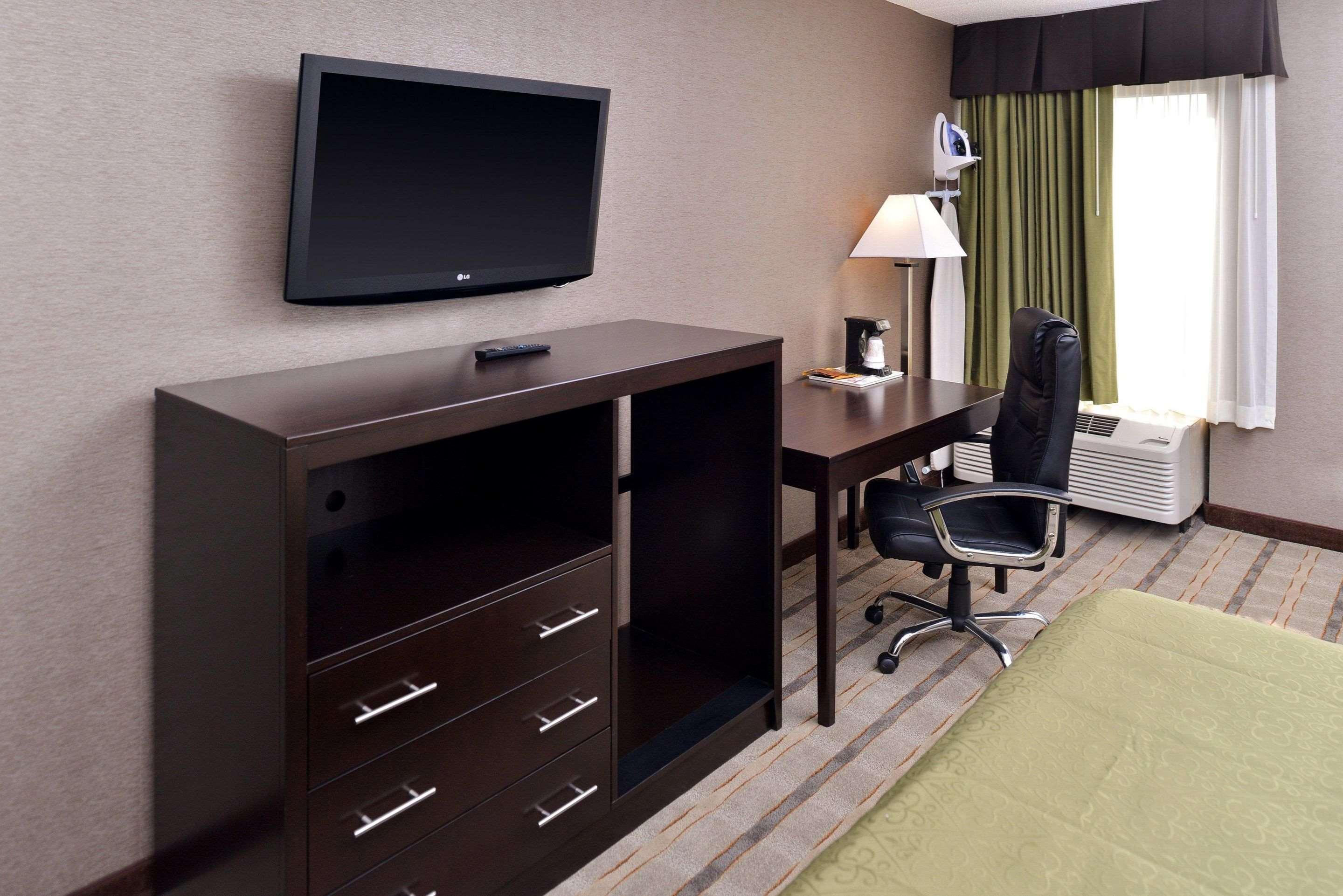 Quality Inn & Suites Matteson Near I-57 Zewnętrze zdjęcie