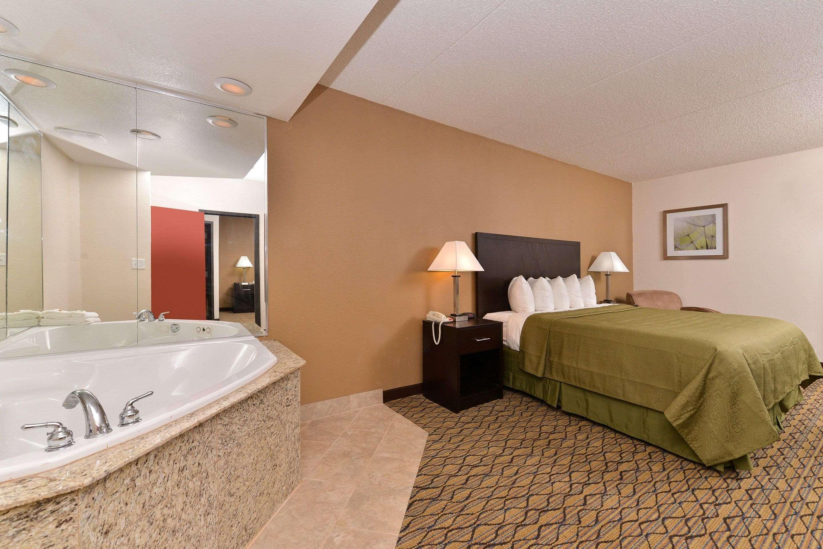 Quality Inn & Suites Matteson Near I-57 Zewnętrze zdjęcie