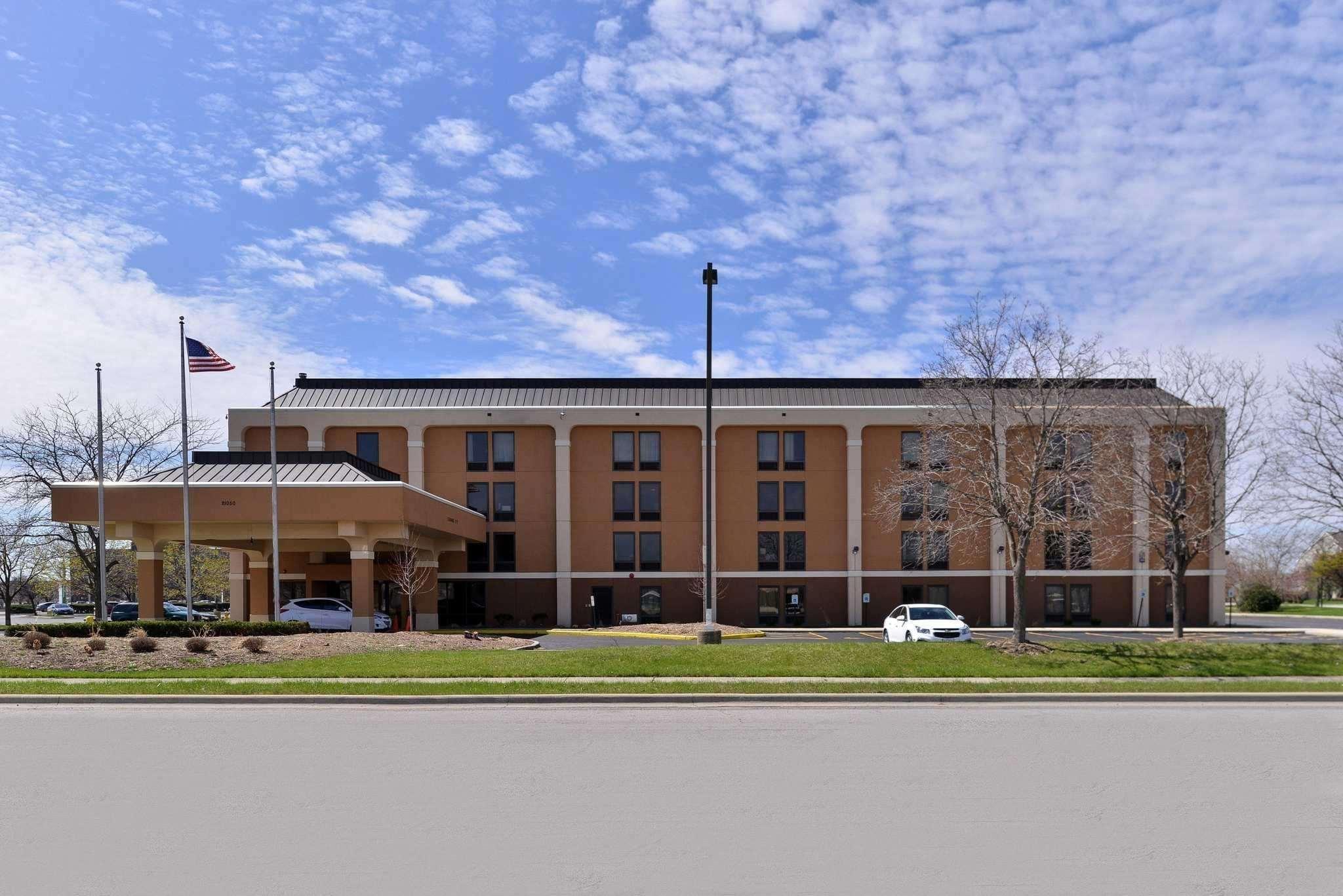 Quality Inn & Suites Matteson Near I-57 Zewnętrze zdjęcie