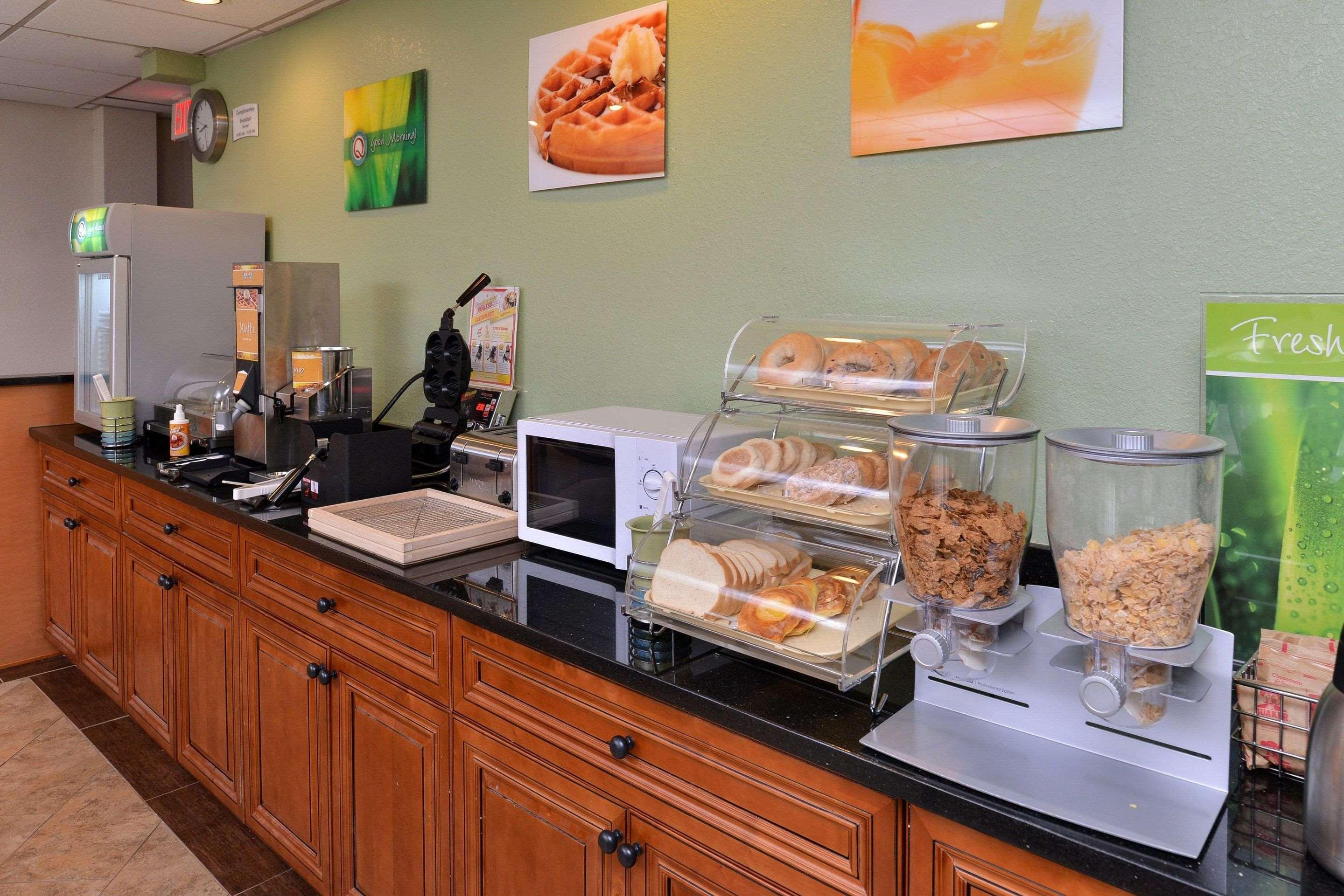 Quality Inn & Suites Matteson Near I-57 Zewnętrze zdjęcie