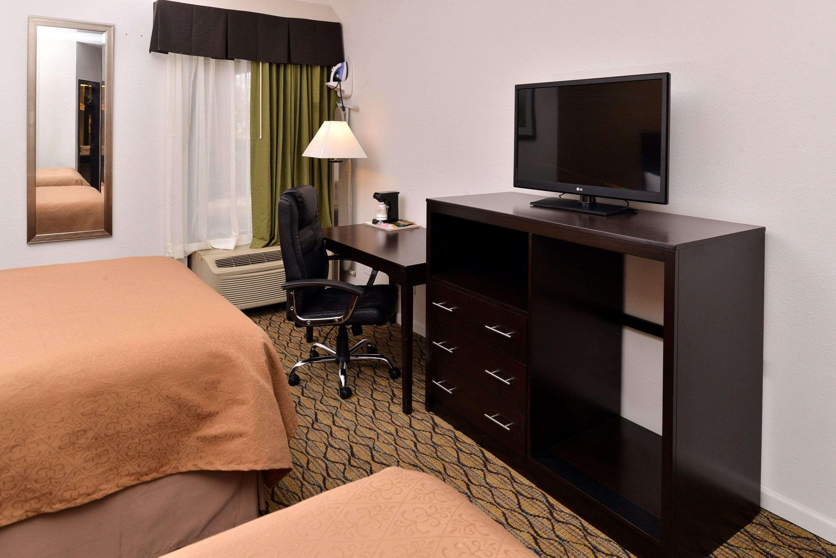 Quality Inn & Suites Matteson Near I-57 Zewnętrze zdjęcie
